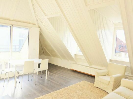 Charming, bright 3-room apartment, furnished with elevator and spacious balcony, Frankfurt - Amsterdam Apartments for R…