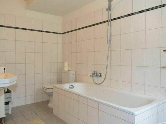 Highly presentable 1-2 bedroom flat in Charlottenburg, near Ku-Damm