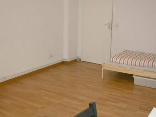 Comfy single bedroom in Gesundbrunnen