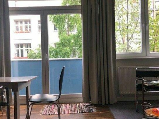 Completely renewed studio apartment in Berlin Charlottenburg, furnished