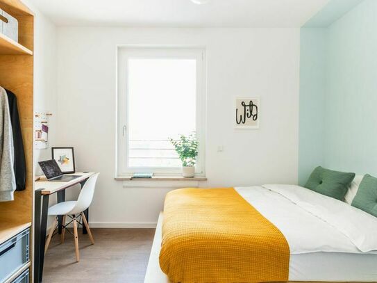 Comfy single bedroom in Europacity