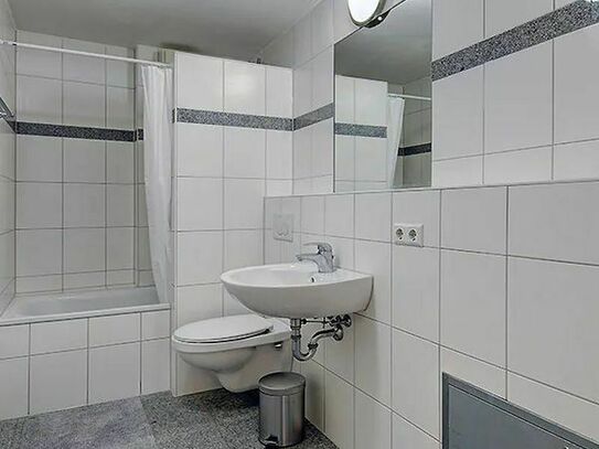 SHARED FLAT: Lovely & spacious suite close to park