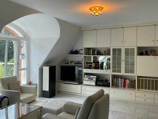 Spacious Apartment with Rooftop Terrace near Luitpoldpark