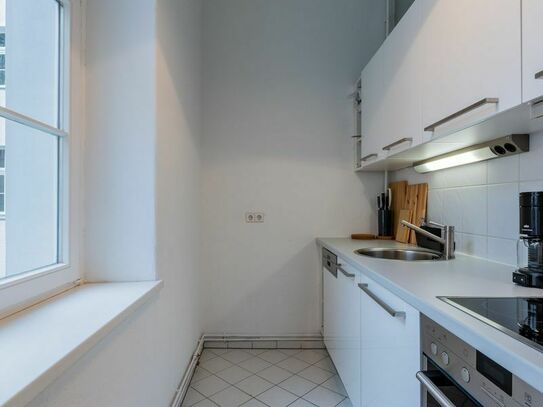 FIRST-TIME rent, Charming 1-Room Apartment in Prenzlauer Berg with fiber optic internet