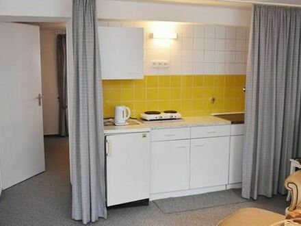 GrossBuchholz-Heideviertel, Practical business apartment in the basement