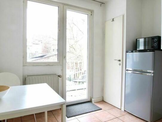 Perfekt Wohnen in Köln-Ehrenfeld: Möbliertes Apartment mit Balkon – zeitwohnen.de