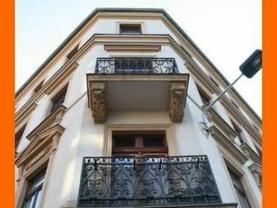 PARIS lässt grüßen ... helle & freundliche 2-Zimmer-Wohnung mit LAMINAT & BALKON