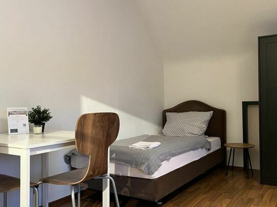 Simplex Apartments: spacious apartment, Karlsruhe "Market Square"