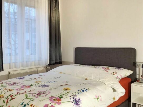 Cosy apartment with balcony only 10 Minutes walk to KDW