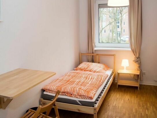 Comfy single bedroom near the Wandsbek-Gartenstadt metro