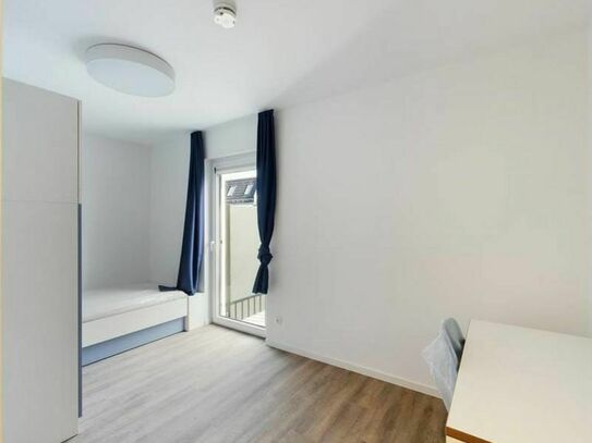 Lovely single ensuite bedroom with balcony for a male near the Campus Wilhelminenhof