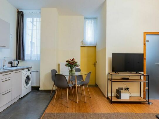 Quiet & great home in Wilmersdorf, Berlin - Amsterdam Apartments for Rent