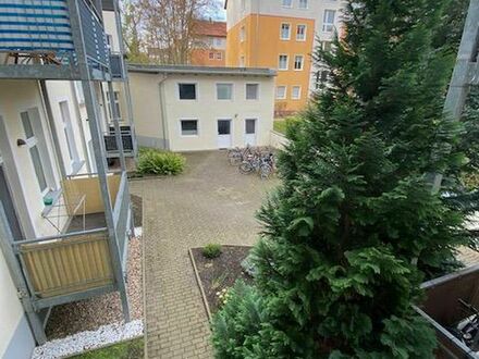 Magdeburg-Sehr schöne WG. freundliche 3-R-Wohnung in MD-Alte Neustadt im 1.OG BLK. EBK. 
78 m² zu vermieten