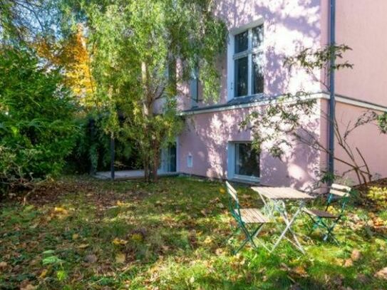 Furnished 2-room flat at Schlosspark Lichterfelde with large garden, Berlin - Amsterdam Apartments for Rent
