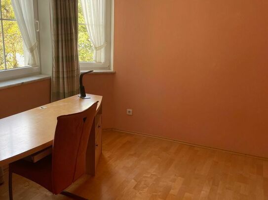 Partly furnished 3.5-room apartment with balcony (south) and Kitchen in Munich