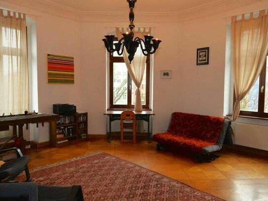 Spacious three bedroom apartment in Prenzlauer Berg, furnished