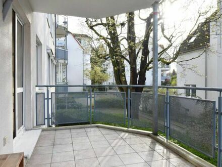 Im Zentrum von Reinbek: „Großzügige 4,5‑Zimmer-Wohnung mit Balkon“