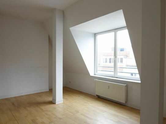 Dachgeschosswohnung mitten in Friedrichshain! - BIDDEX Immobiliengesellschaft mbH