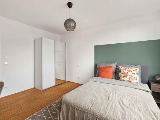 Nice double bedroom in a 4-bedroom apartment near to Westendstraße station