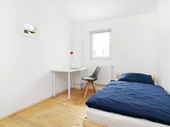 Modern single bedroom in Spandau