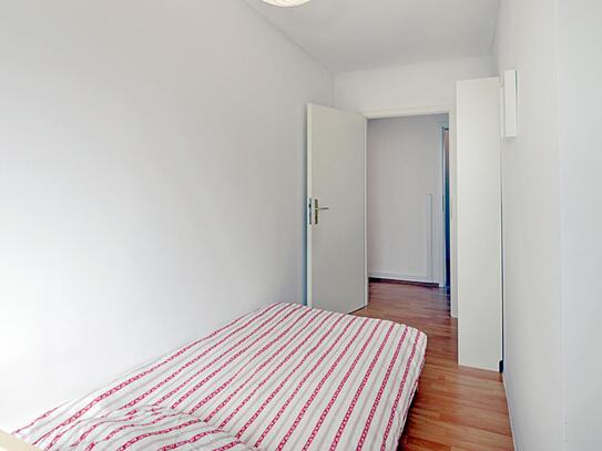 Comfy single bedroom in Riedberg