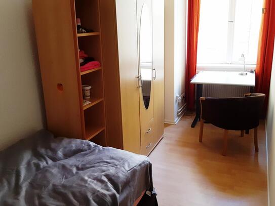 Comfy single bedroom near the Schönhauser Allee metro