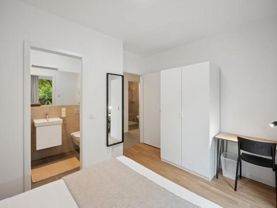 Appealing double ensuite bedroom in the large Mitte district