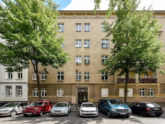 Spacious double bedroom near U Weberwiese station