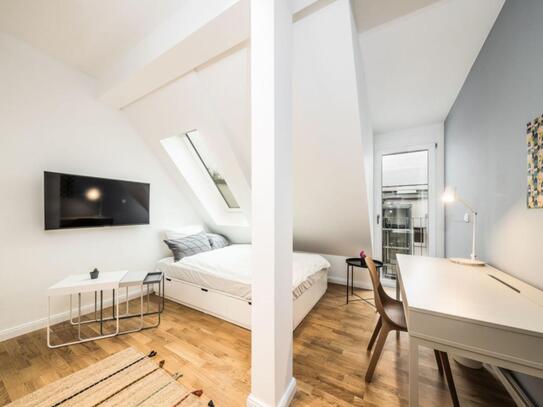 Tasteful 3-bedroom flat in Friedrichshain