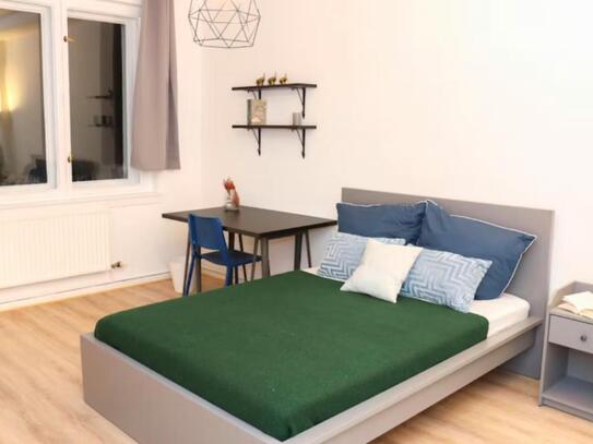 Stunning double bedroom in a 2 bedroom apartment in Britz