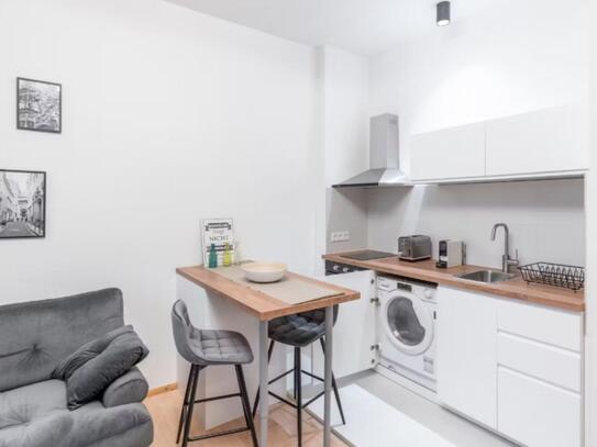 Modern 1-bedroom flat in quiet area of the cool district Friedrichshain