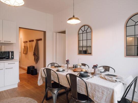 Beautiful 2-bedroom flat near the U Heinrich-Heine-Straße metro