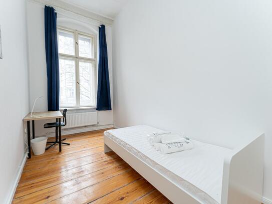 Cosy single bedroom near the Charlottenburg train station