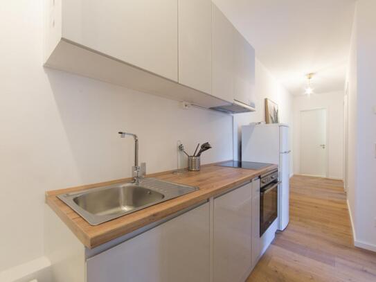 Single bedroom in 4-bedroom apartment
