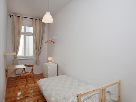 Welcoming single bedroom near the Warschauer Straße metro