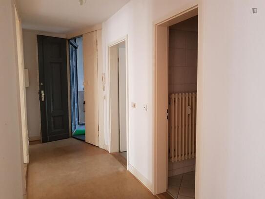 Snug single bedroom in a flat to share in Moabit