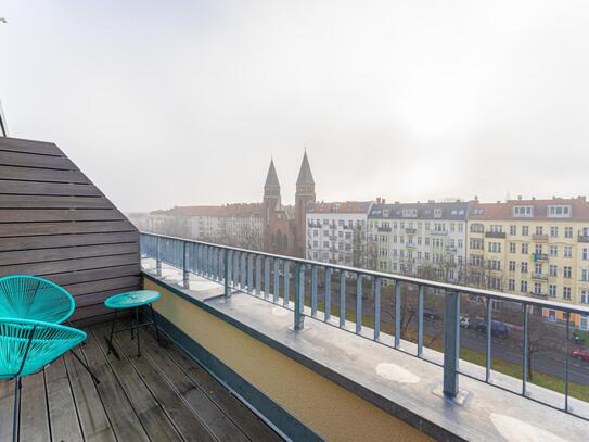 Bright and cosy rooftop studio with balcony in Pankow-Süd