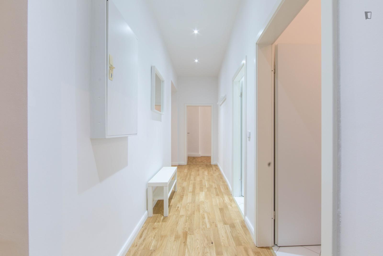 Spacious single bedroom in a 3-bedroom apartment near Berlin Ostkreuz Station