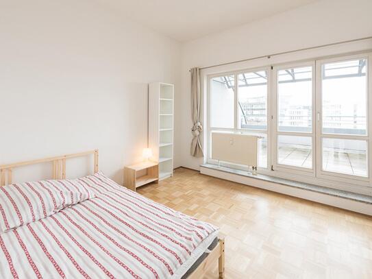 Inviting single bedroom in Neuhausen-Nymphenburg