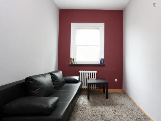 Homely single bedroom in a 4-bedroom flat, near to U Otisstr. (Berlin) metro station