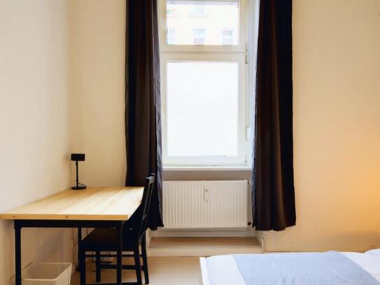 Humble 1-bedroom apartment close to U Osloer Straße metro