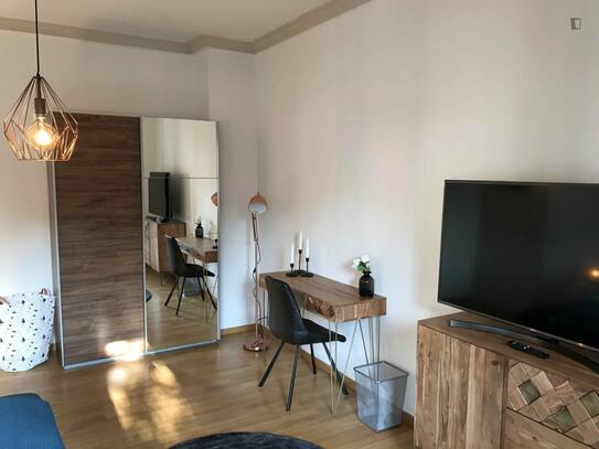 Comfy single bedroom with TV close to Universität Stuttgart