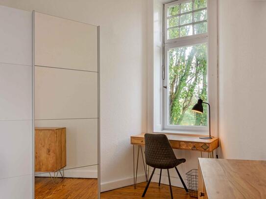 Modern double bedroom in Hamburg