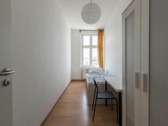 Snug single bedroom in a flat in Friedrichshain