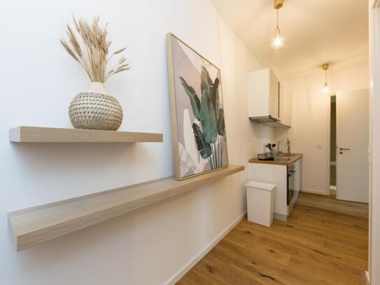 Single bedroom in 3-bedroom apartment