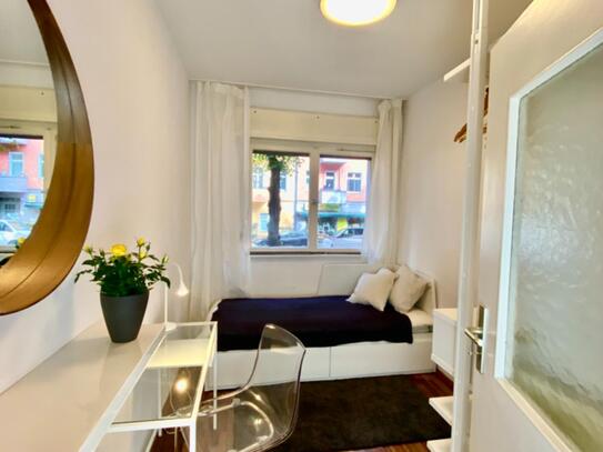 Cosy 2-bedroom apartment with balcony close to Treptower Park