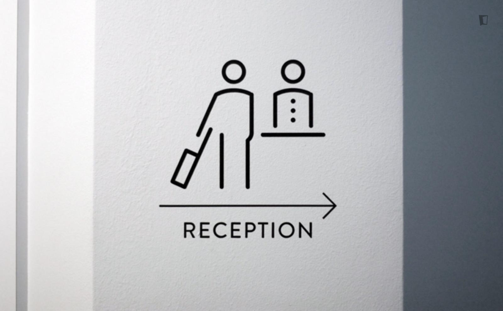 Double or Twin Room in a 3 room apartment DIRECTLY near BRANDENBURG GATE