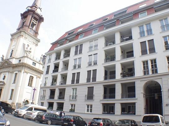 Luminous 2-bedroom apartment with balcony in a quiet street in Mitte