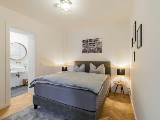 Stylish 1-bedroom flat in trendy location next to U-Bahn station