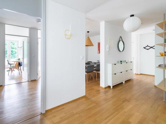 Nice single bedroom in superb shared flat in Schwabing-West